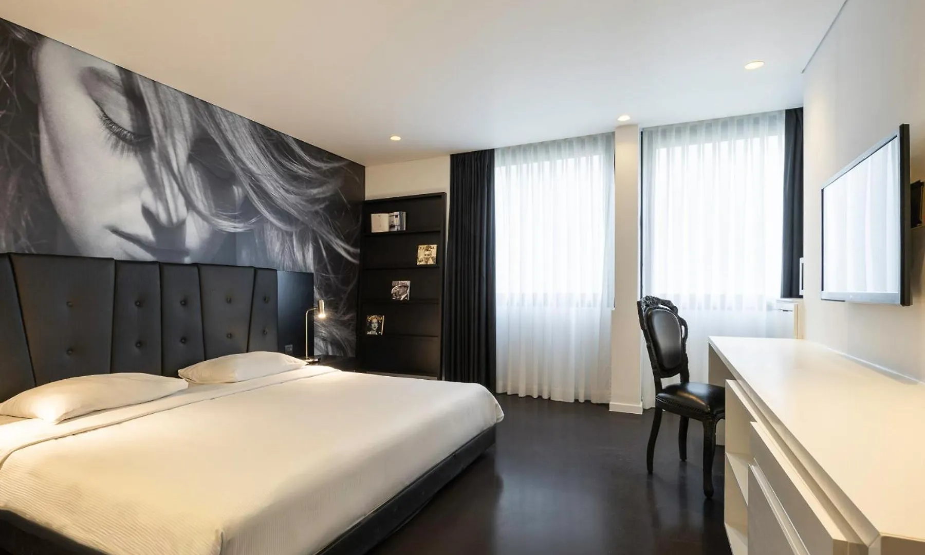 B-Aparthotel Regent Brussels Belgium